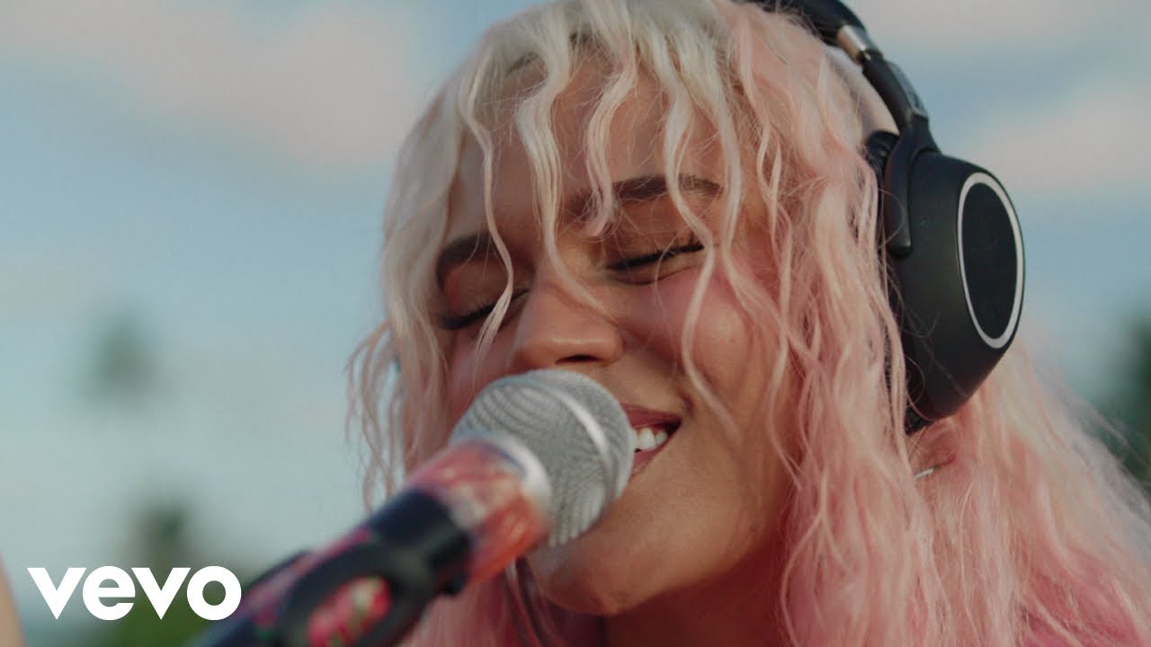 Karol G Performs ‘Si Antes Te Hubiera Conocido’ Live at Coke Studio 🎶