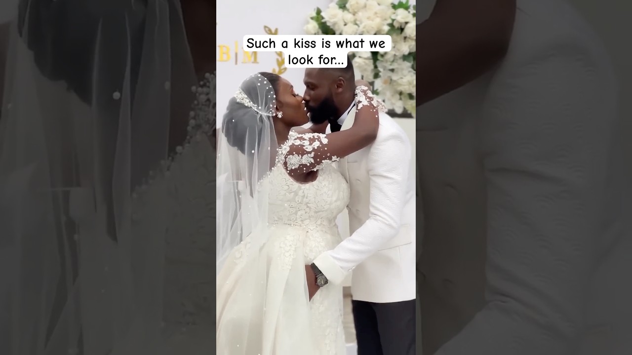 Kiss Your Love 💍 at the Wedding