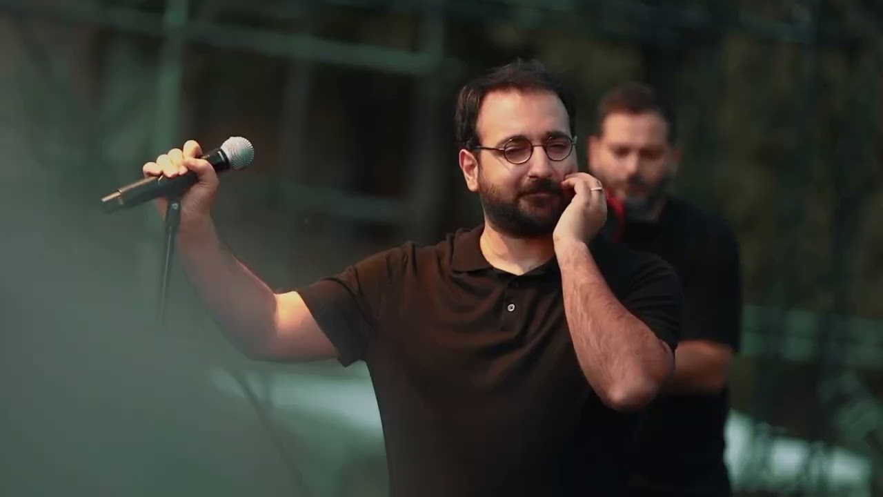 Arman Garshasbi - Live Performance of 'Az To Goftam' at Niavaran Palace