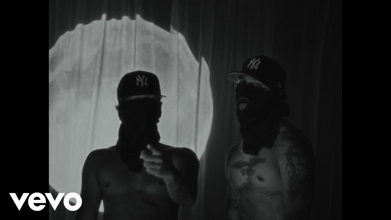 Beéle - En la Mía (Performance & Lyrics) 🎶