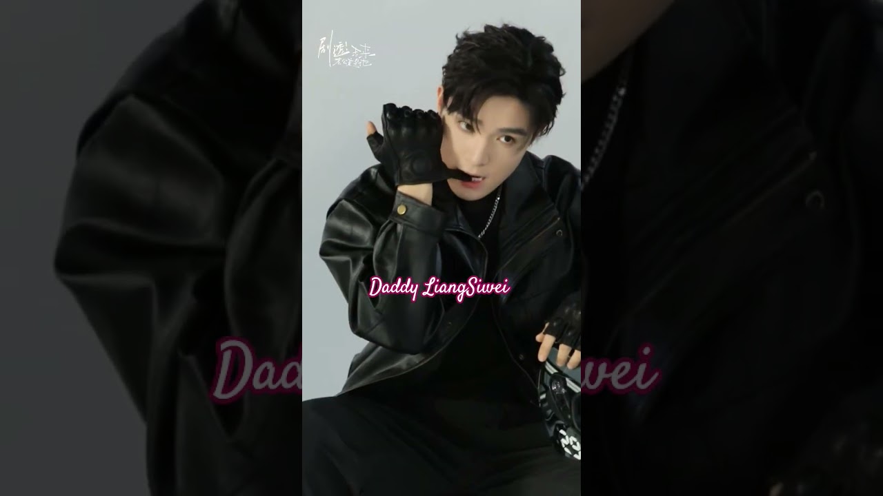 Daddy with Glasses: A Unique and Intense Vibe 😳