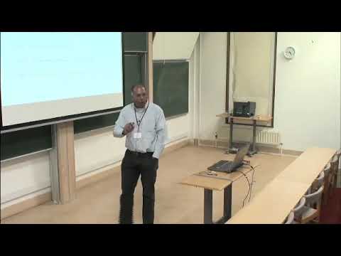 On Syntactic and Semantic Complexity Classes