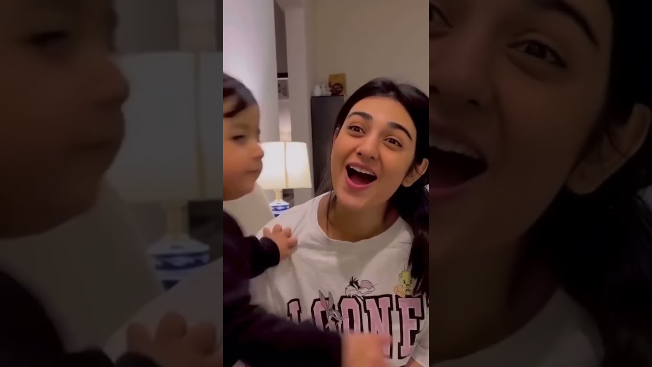 Sarah Khan Enjoys Fun Moments with Daughter 😘
