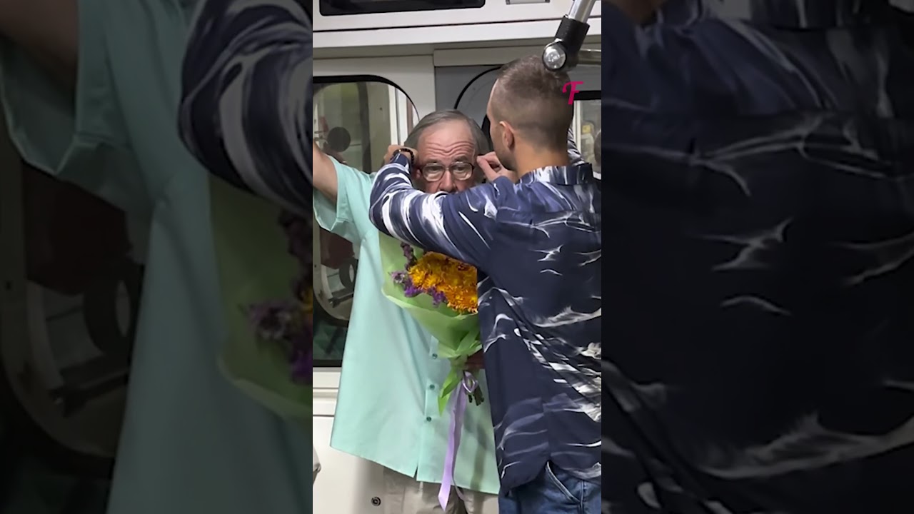 Guy Spreads Joy with Random Acts of Kindness π
