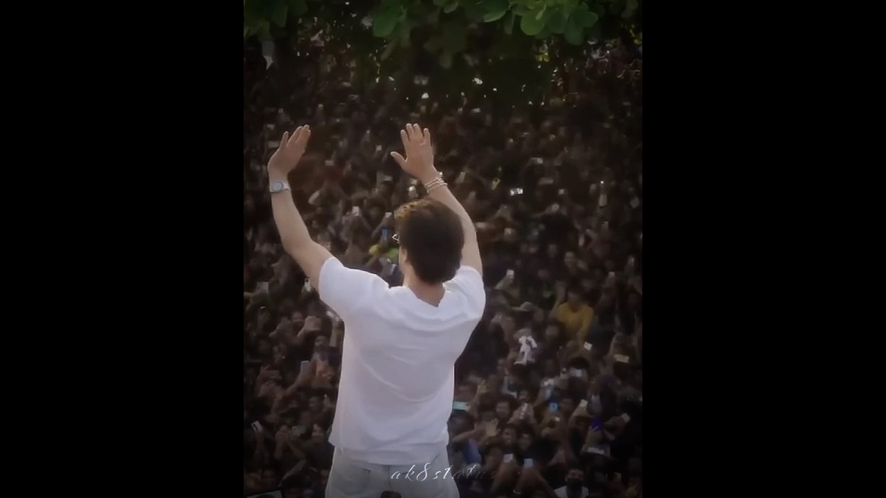 Charo Taraf Hai Mere Hi Charche - Badshah | Shah Rukh Khan