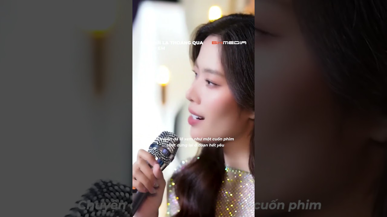 Nam Em Trình Diễn 'Người Lạ Thoáng Qua' 🎶