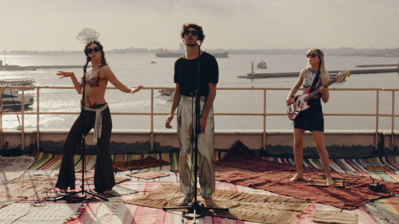 Kazy Lambist & Den Ze Perform 'Moda Disko' Live at Istanbul 🎶