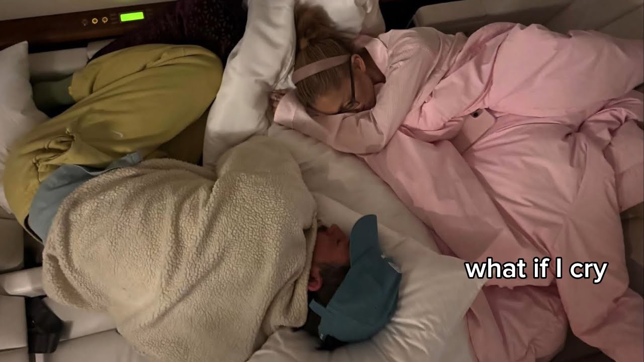 Ariana Grande, Jonathan Bailey & Cynthia Erivo: Besties 😄