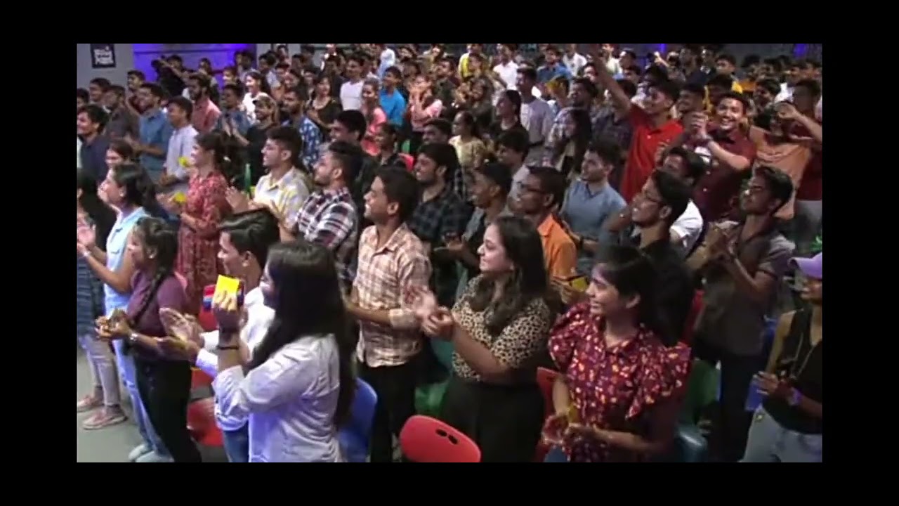 Alakh Panday's Grand Entrance on Sandeep Maheshwari's Stage