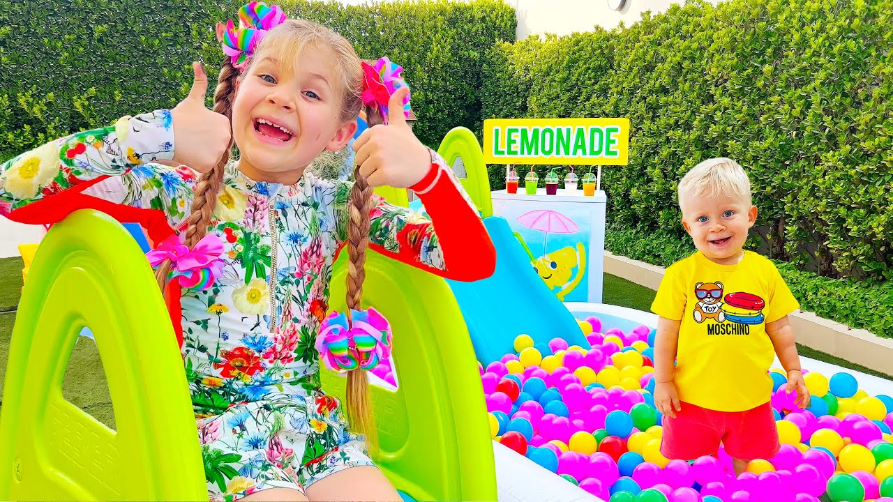 Diana & Roma's Funniest Kids Videos π¬