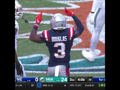 Demario Douglas catches for a 27-yard Gain vs. Miami Dolphins