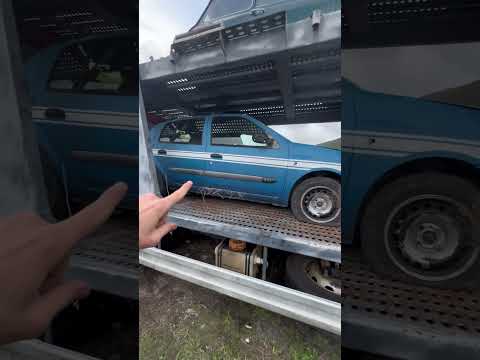 Voiture abandonnée en France 🇫🇷 #urbex #urbexeurope #explore #explorepage #exploration