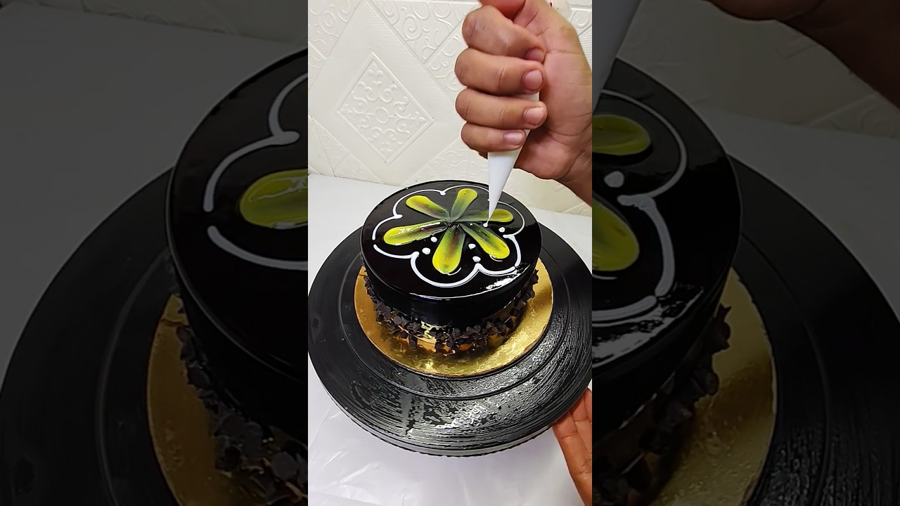 Stunning Chocolate Cake Decoration Ideas to Wow Your Guests 🍫