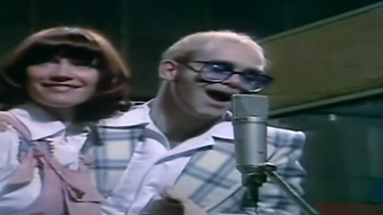 Elton John and Kiki Dee - Don't Go Breaking My Heart (Complete HD Remastered Version)