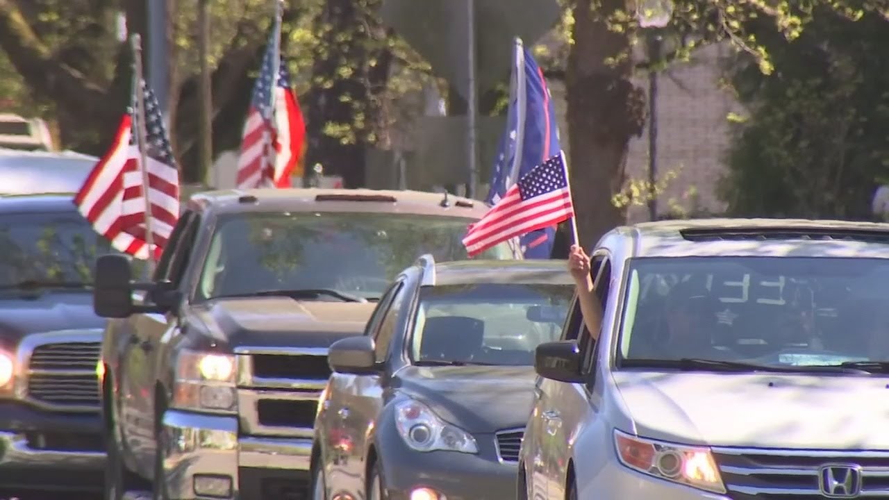 Protesters Rally at Oregon Capitol for Reopening 🚶‍♂️