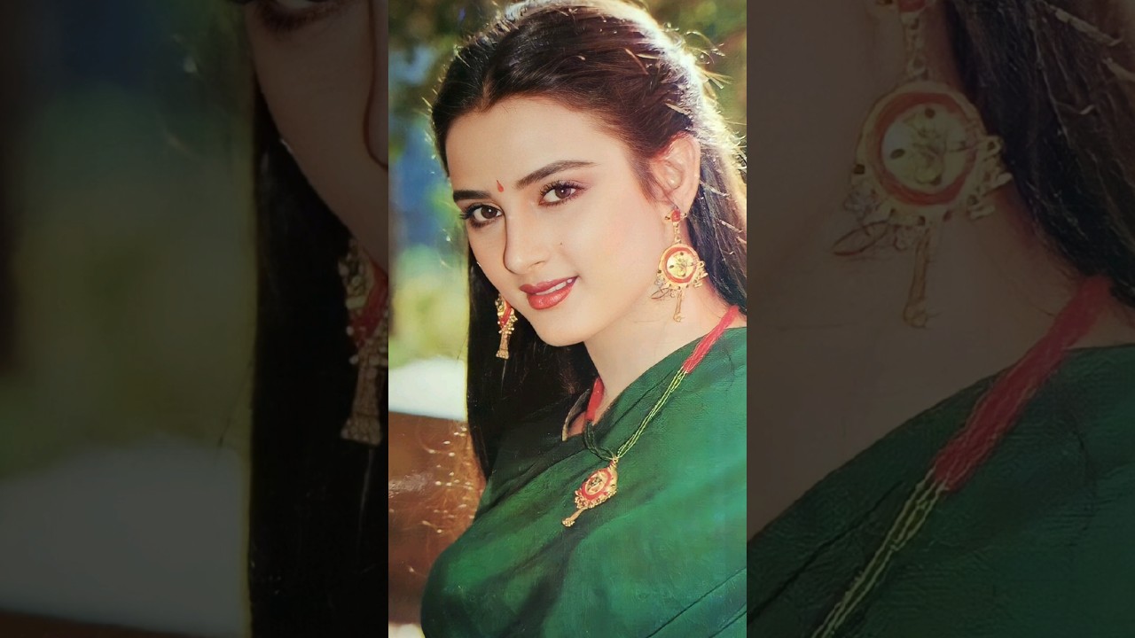 Timeless Beauty: Tabu & Sister Farha’s Classic Bollywood Moments 🎬