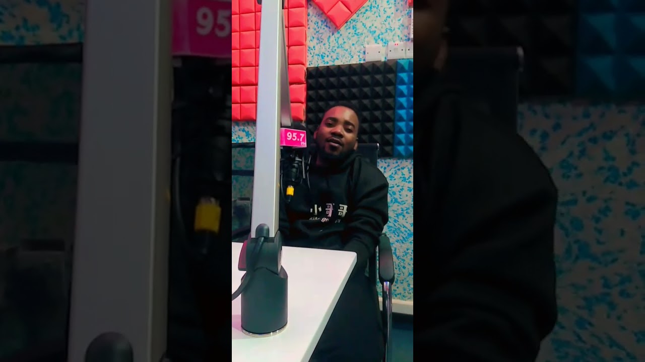 Listen to 'Sijaona' by Dinari 🎶