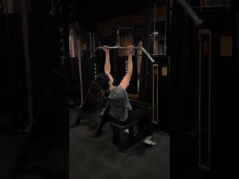 fazyla laasharie gym fitness center reel #pakistanidrama #pakentertainmenthd #fazylalaasharie #gym