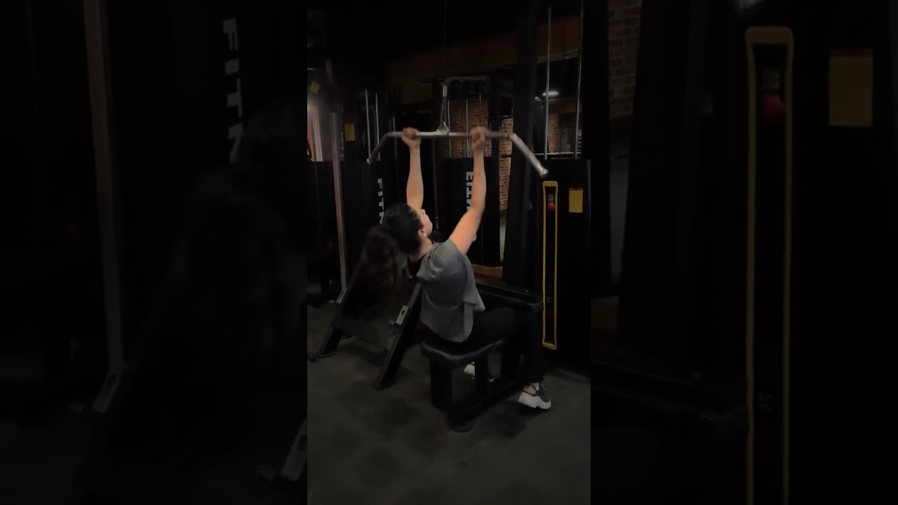 Fazyla Laasharie's Fitness Journey at Pakistan's Top Gym πͺ