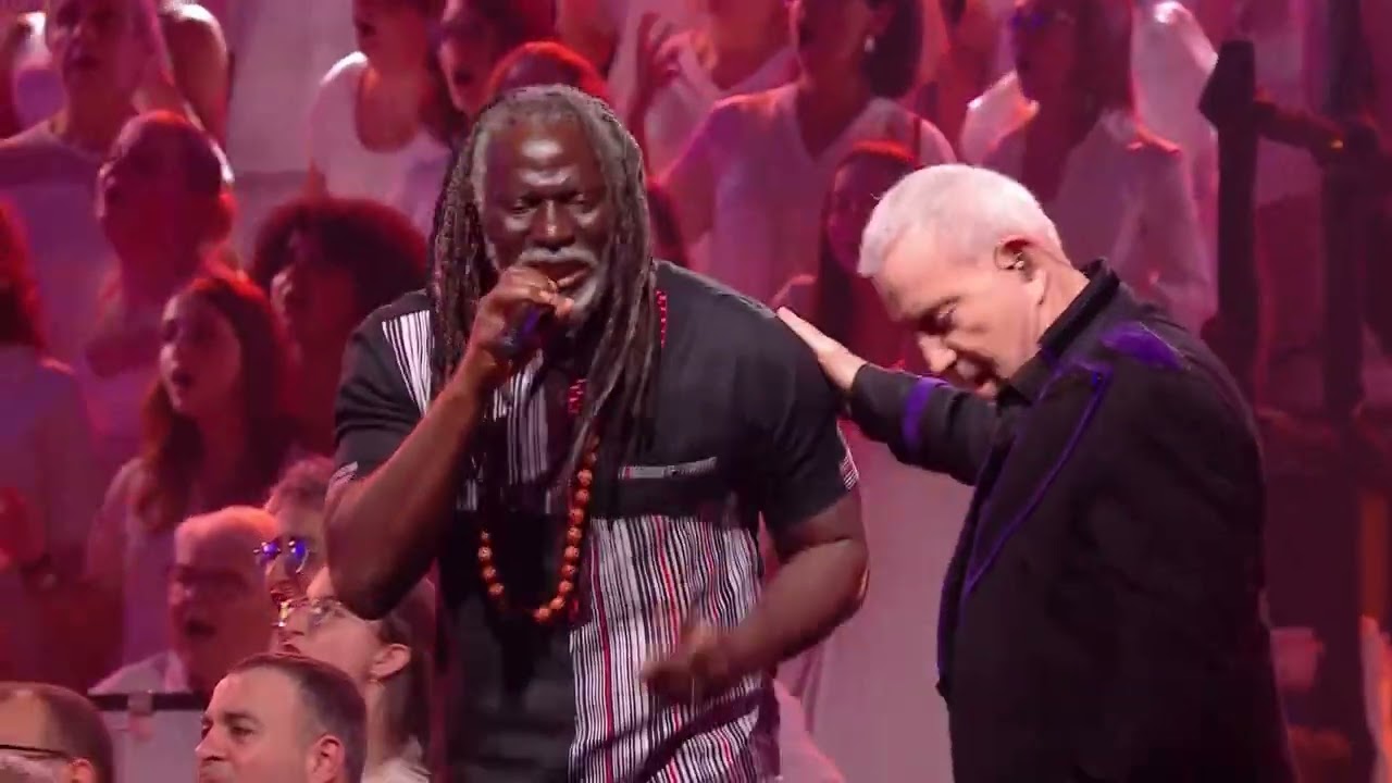 Tiken Jah & Lavilliers Perform 'Tonton d'America' at Nuits de Champagne