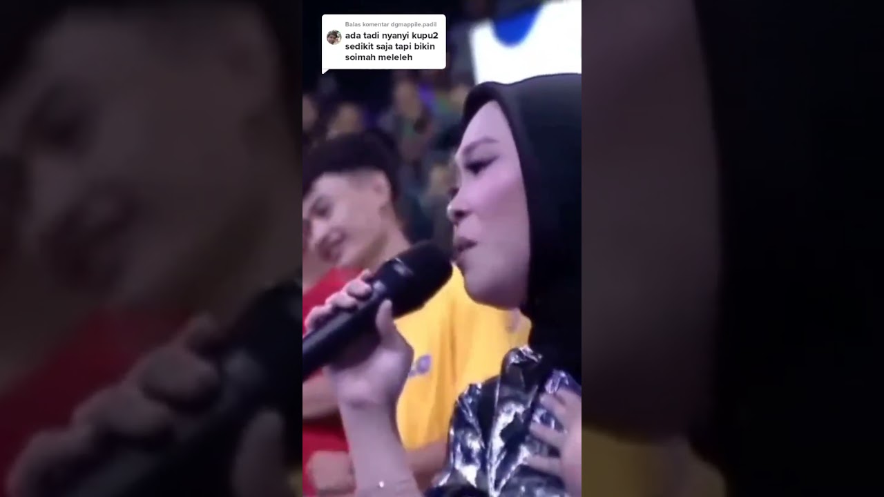 Selfi Yamma's Stunning Selfie Moment 📸