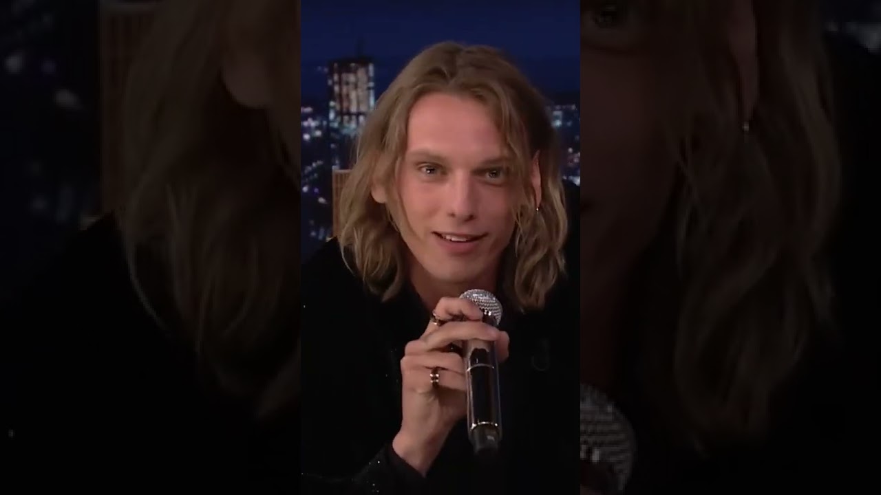 Jamie Campbell Bower Performs Lizzo's 'About Damn Time' in Vecna Voice 😂