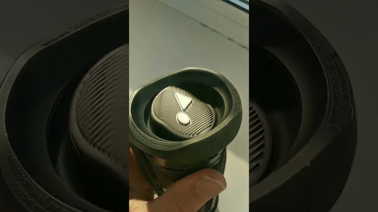 Unbelievable 100% Bass Test on JBL Flip5 π