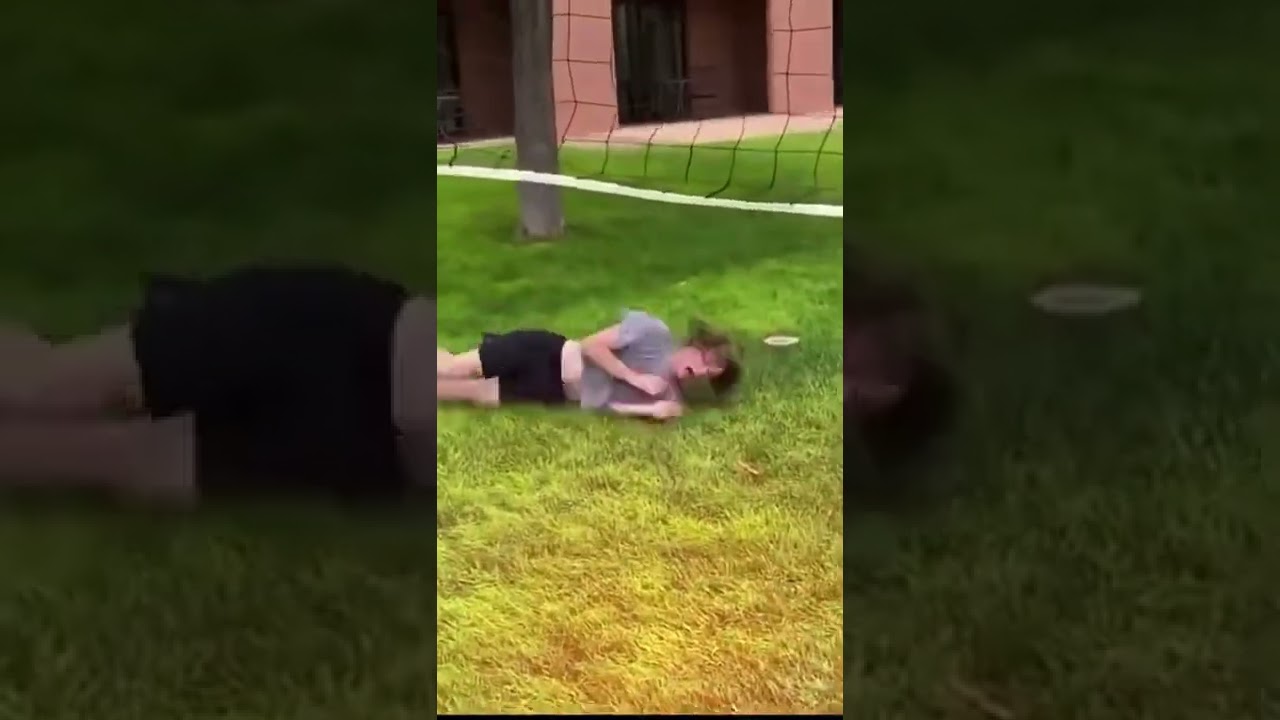 Charlie Heaton's Surprising British Side Revealed! 🇬🇧