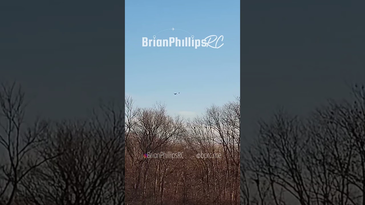 Flying the UMX Cirrus SR22T ✈️