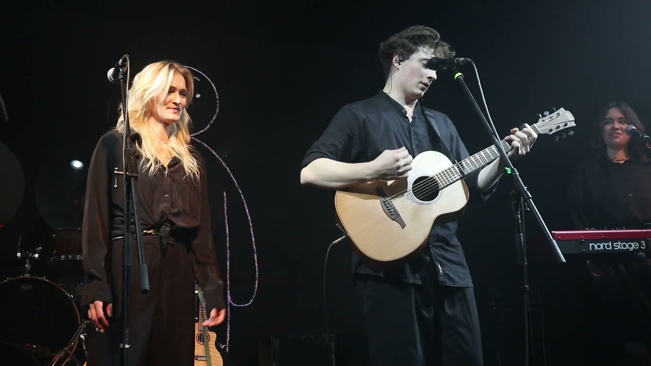 Бонд с кнопкой & Космонавт — Видео 20.10.24 🎶