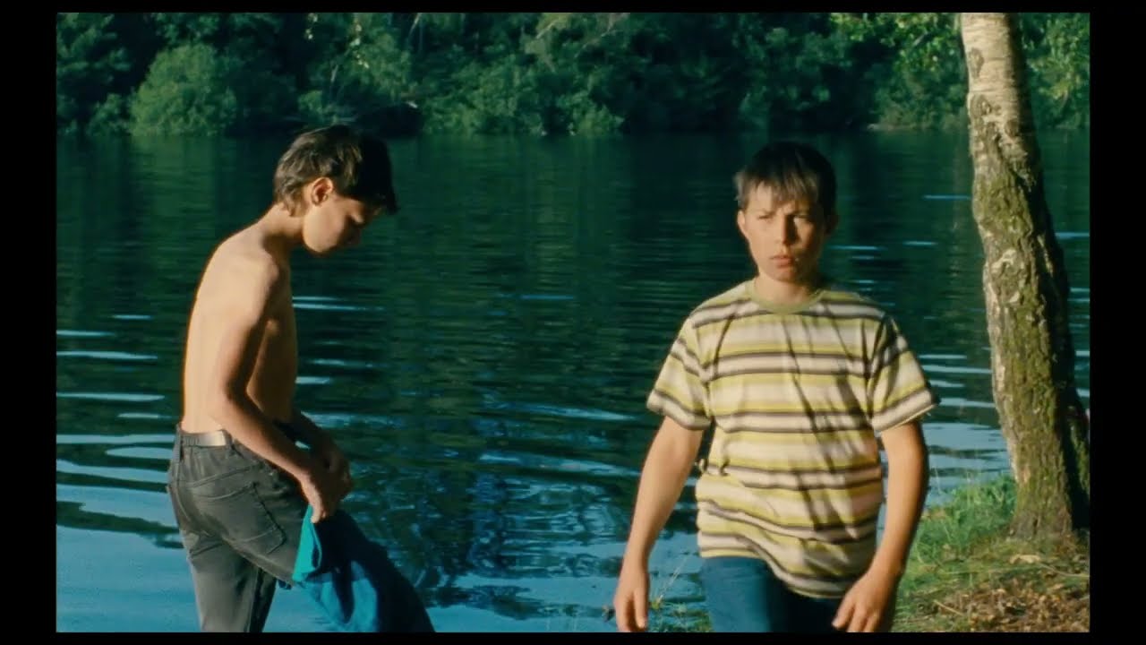 ASTRAKAN: Orphelin Samuel découvre sa nouvelle vie 🌿