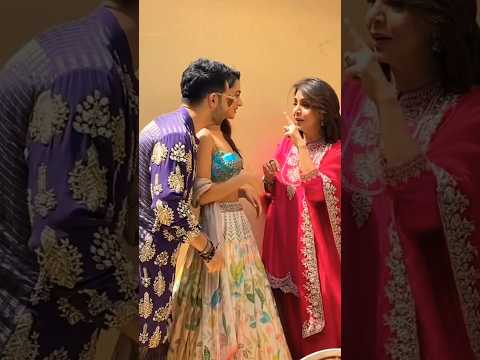 Neetu Kapoor Along With Kiara Advani Varun Dhawan Anil Kapoor At a Movie Event Throwback