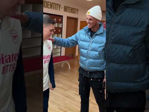 Leandro Trossard reunites with Ben White at Arsenal 😍 🎥 @arsenal #shorts