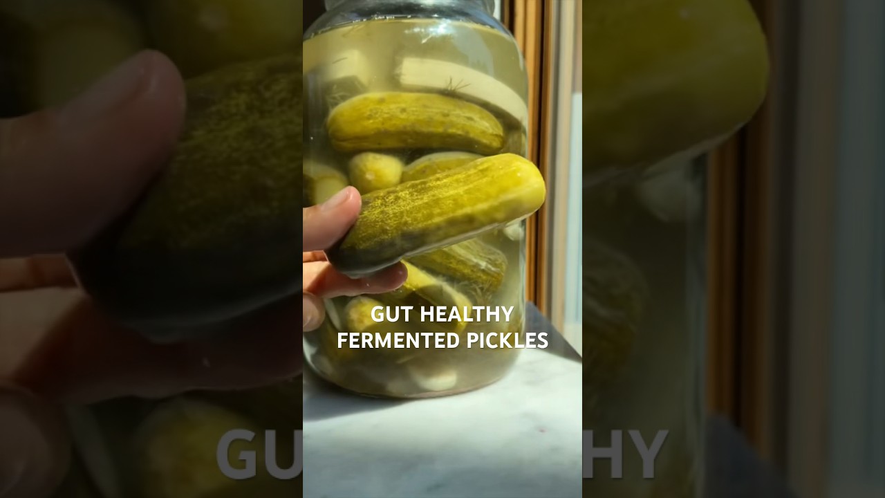 Easy Homemade Fermented Pickles 🥒