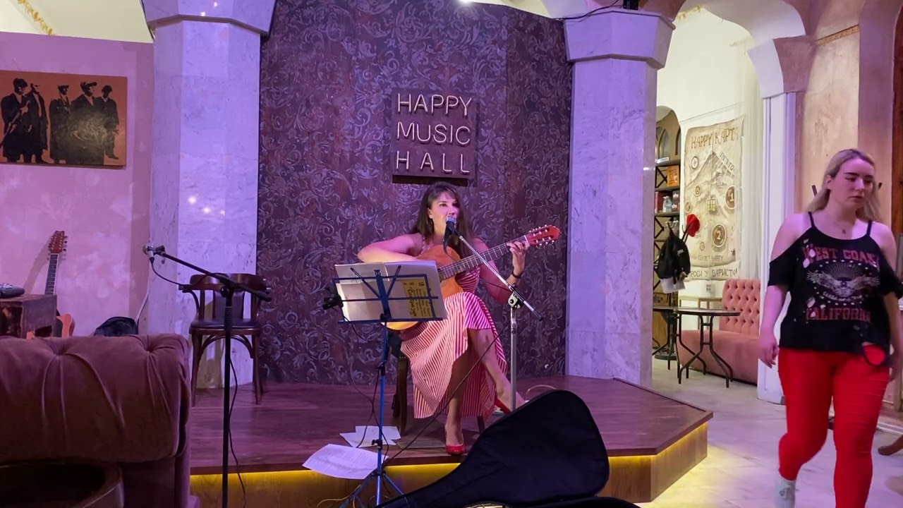 Светлана Сорокина исполняет романс «Слишком долго» 🎶