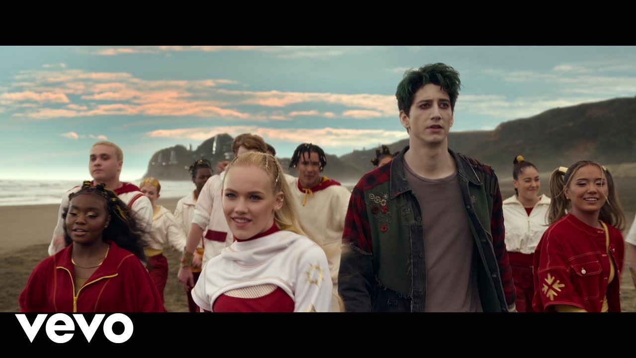 ZOMBIES 4: Dawn of the Vampires on Disney+ 🧛‍♂️