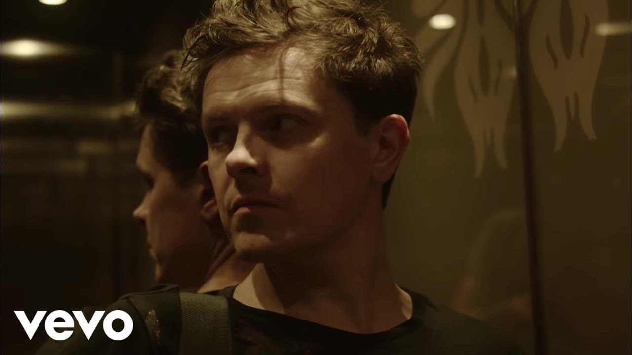 Michael Patrick Kelly - Et Voilà (Official Video) 🎶