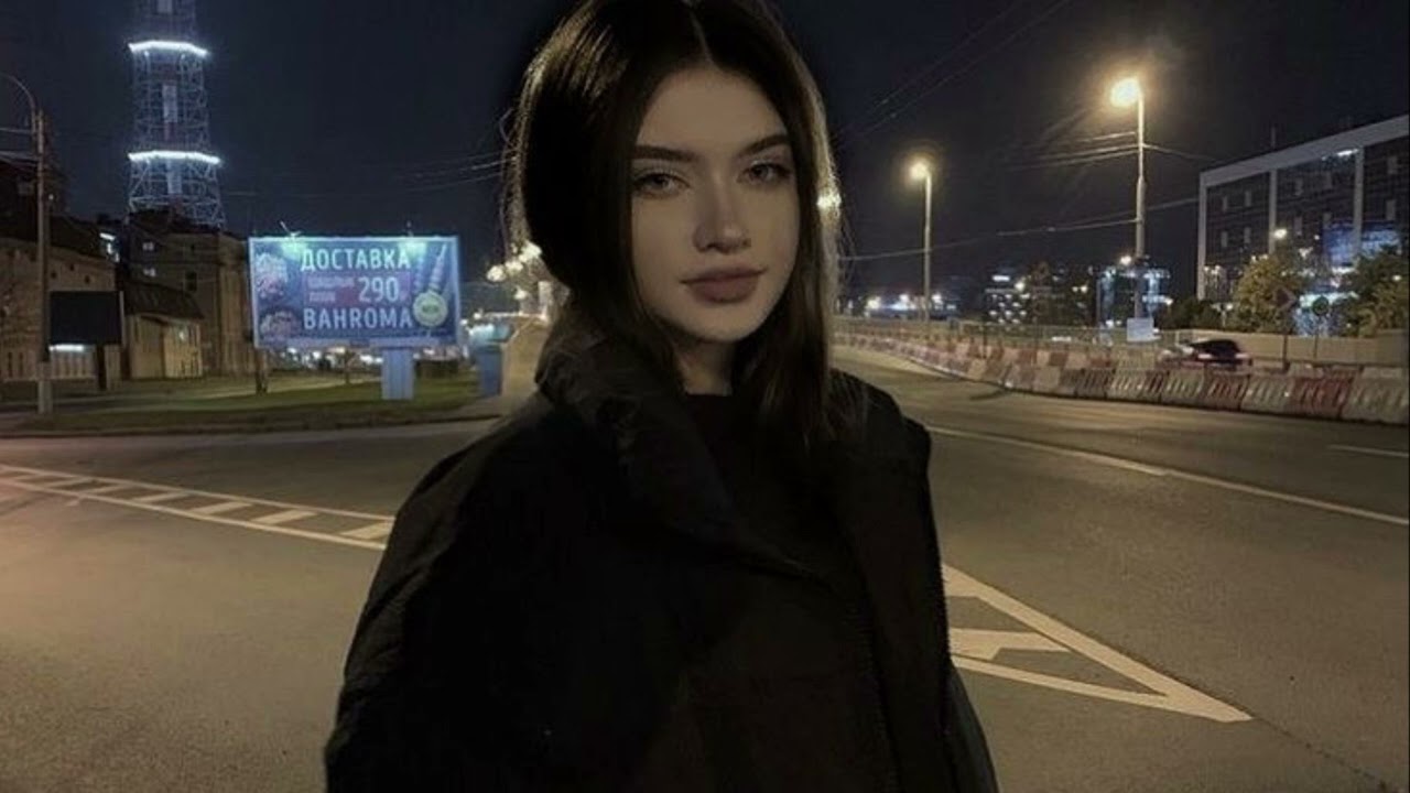 Escape Reality with This Chill Late Night Vibes Playlist 🎶