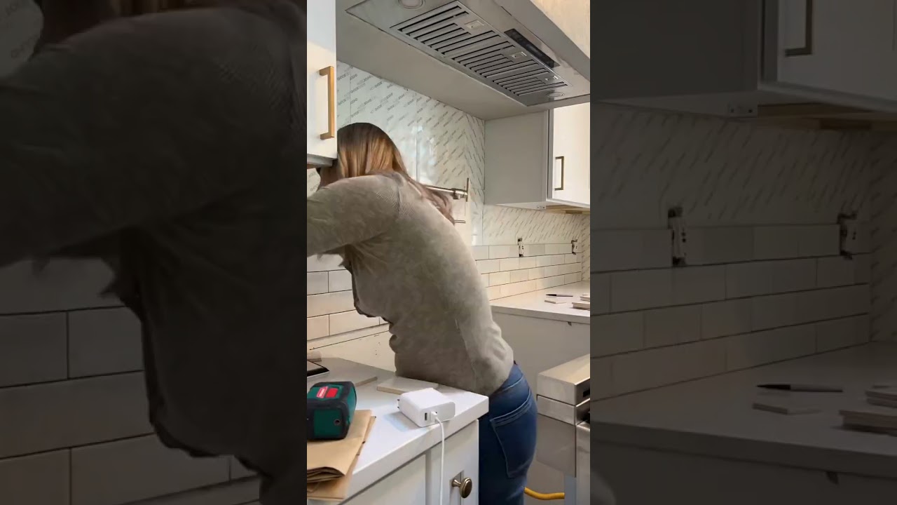 DIY Backsplash: Easy Steps to Transform Your Space ✨