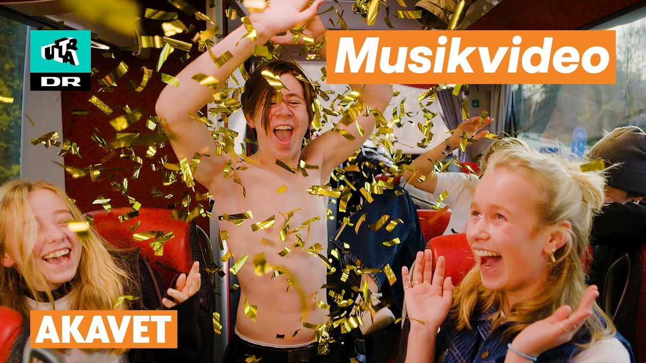 Bagerst i bussen | Akavet Musikvideo 🎶