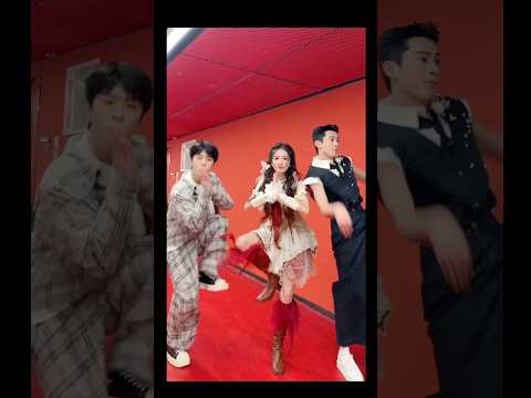 So funny 🤣🤣🤣 LuLu updated DY with Chengcheng and Dylan #bailu #白鹿 #fanchengcheng #dylan