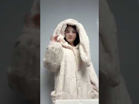 💋 Soft smile with a wild heart
#InstaMood #ViralVideo #LipSyncQueen