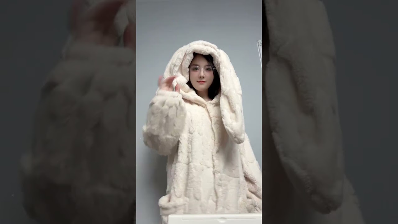 Captivating Soft Smile with a Wild Heart π | Watch the Viral Lip Sync Queen