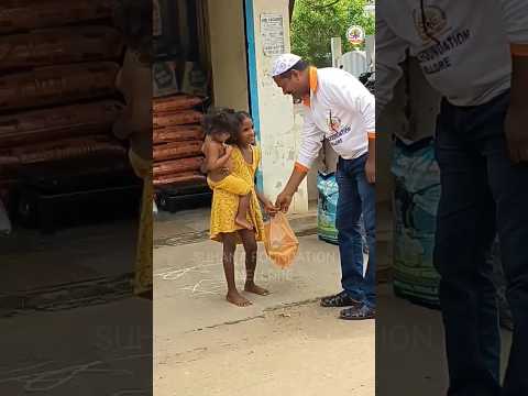 Feeding Poor People | Helping Poor People | Poor Children In India | Poor Kids | Food shorts #shorts
