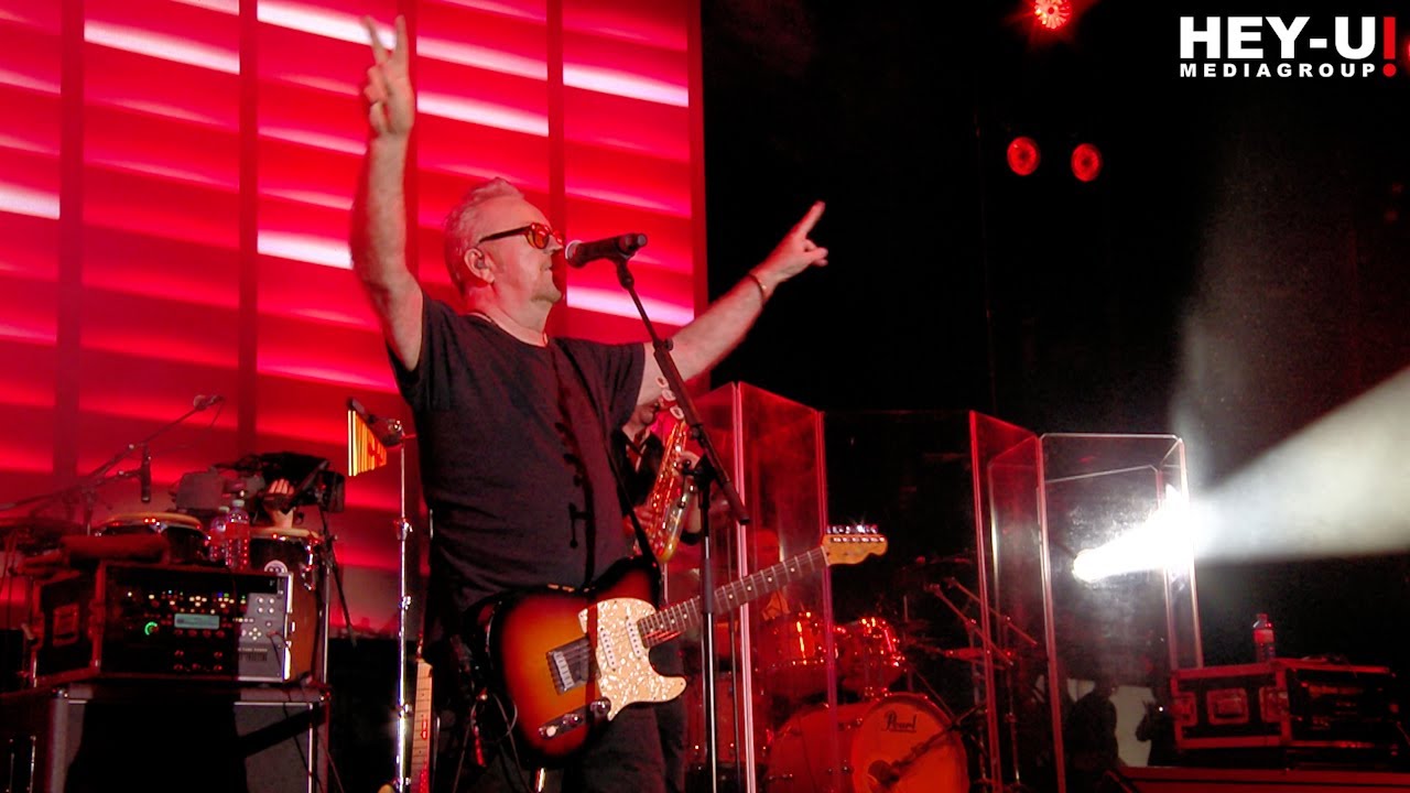 Umberto Tozzi's Iconic Hit 'Gloria' Live in Vienna 2022 🎤