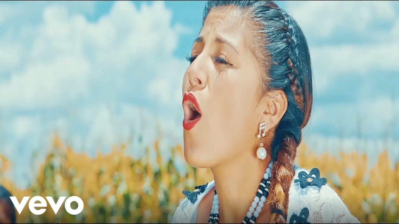 Stefany Aguilar - En Nuestro Pueblo (Salay) 🎶