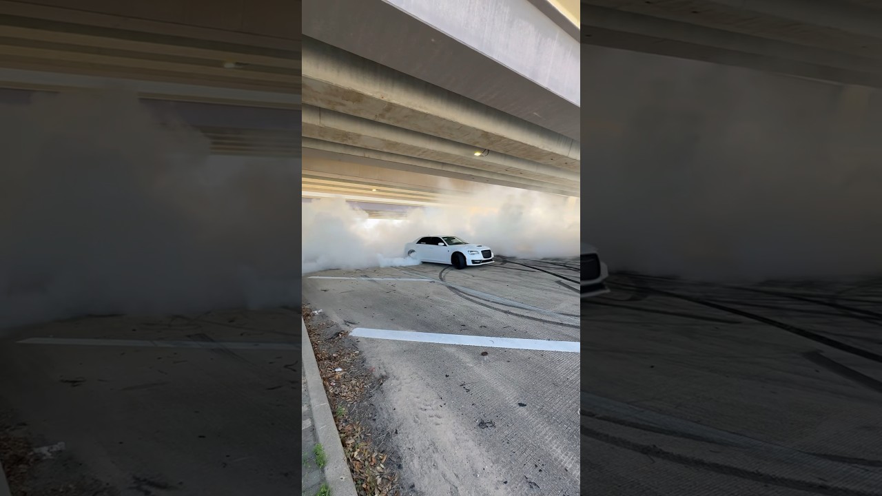 Hellcat Chrysler 300 SRT Drag Racing 🏁