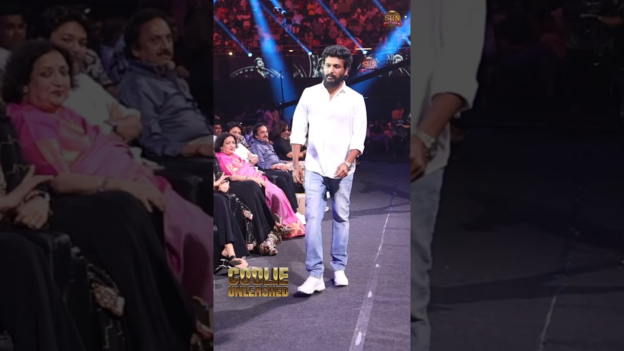 Watch Director Lokesh Kanagaraj Make a Stylish Entrance! 🎬 #CoolieUnleashed
