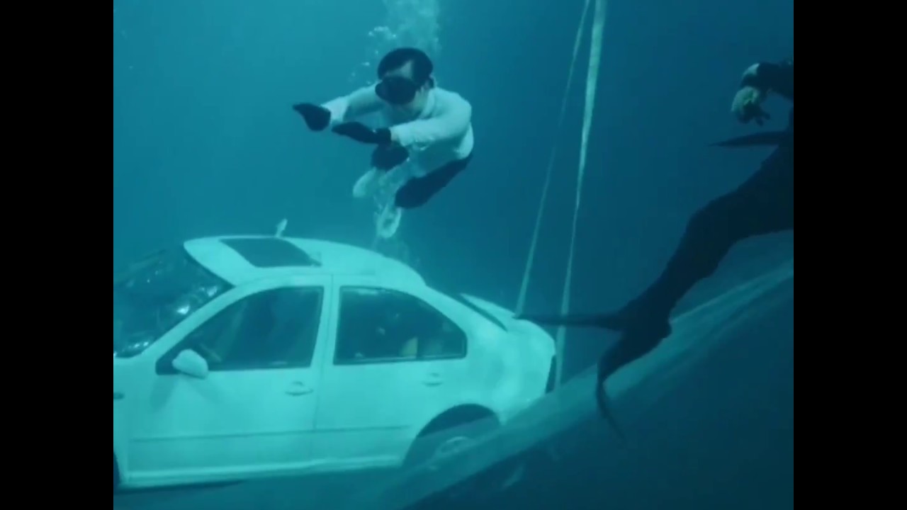 S’échapper en 30s d’une voiture sous l’eau 🚗💧