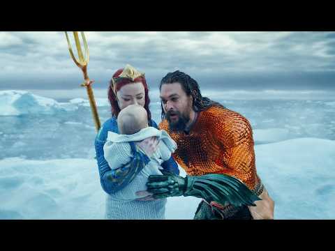 Il découvre qu'il est le roi du royaume d’Atlantis et peut respirer sous l’eau